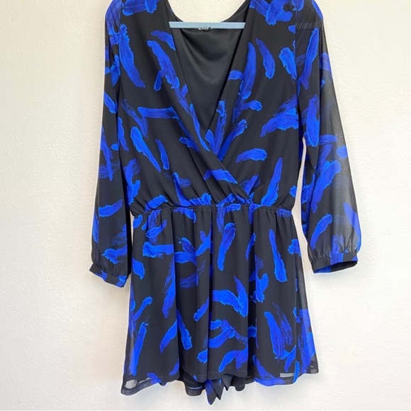 NWT EXPRESS - Black and Blue Feather Romper Large - Picture 2 of 6